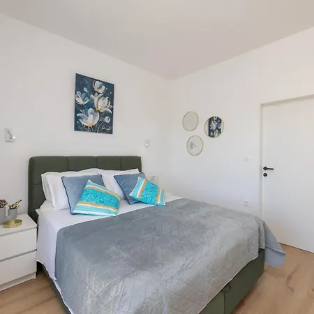 Oblica Villa *