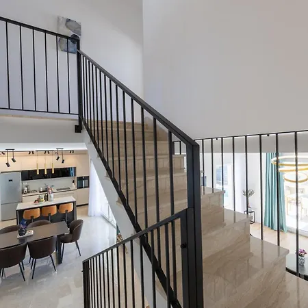 Oblica Villa *